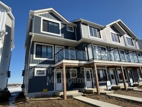 Building Photo - 16 AB-16