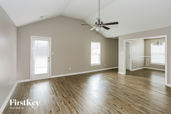Building Photo - 933 Milkwood Ln