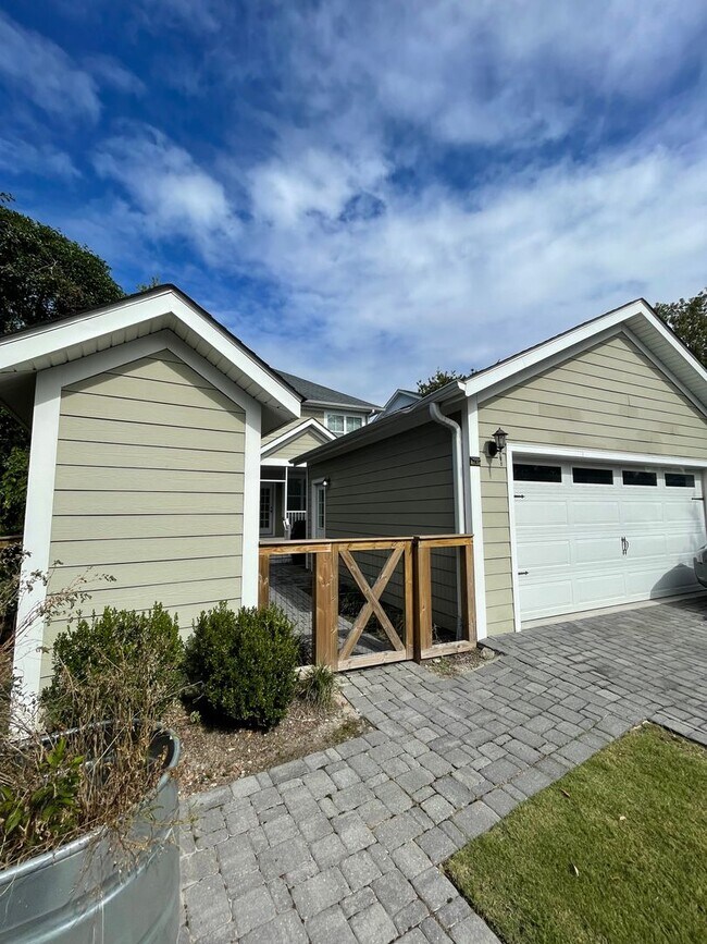 Foto del edificio - Park Circle Townhome!