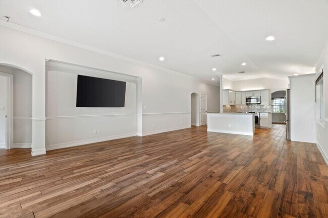 Foto del edificio - 17735 Carver Ave