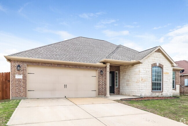 Building Photo - 2720 Silver Sage Dr