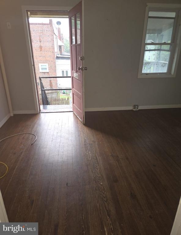 Foto del edificio - 728 W Maple Ave