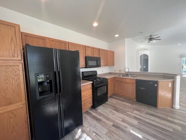 Foto del edificio - 2035 Baxter Village Dr