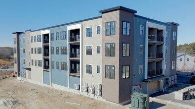 Building Photo - 815 Lafayette Rd