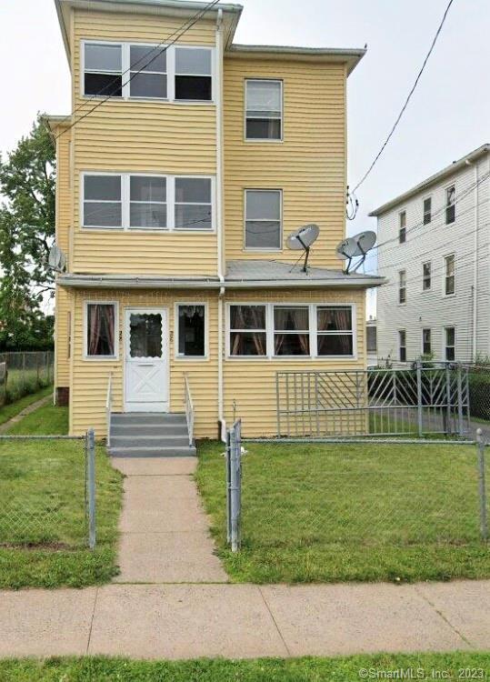 26 Bushnell St Unit 3rd fl, Hartford, CT 06114 Room for Rent in