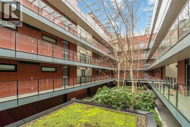 Building Photo - 5955 Birney Ave