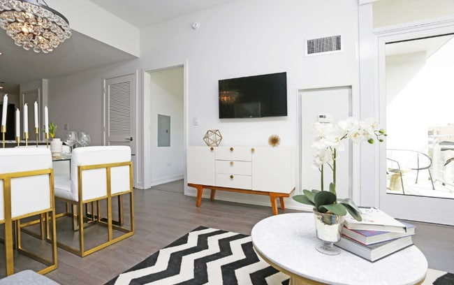 Foto del edificio - 740 N Hudson Ave