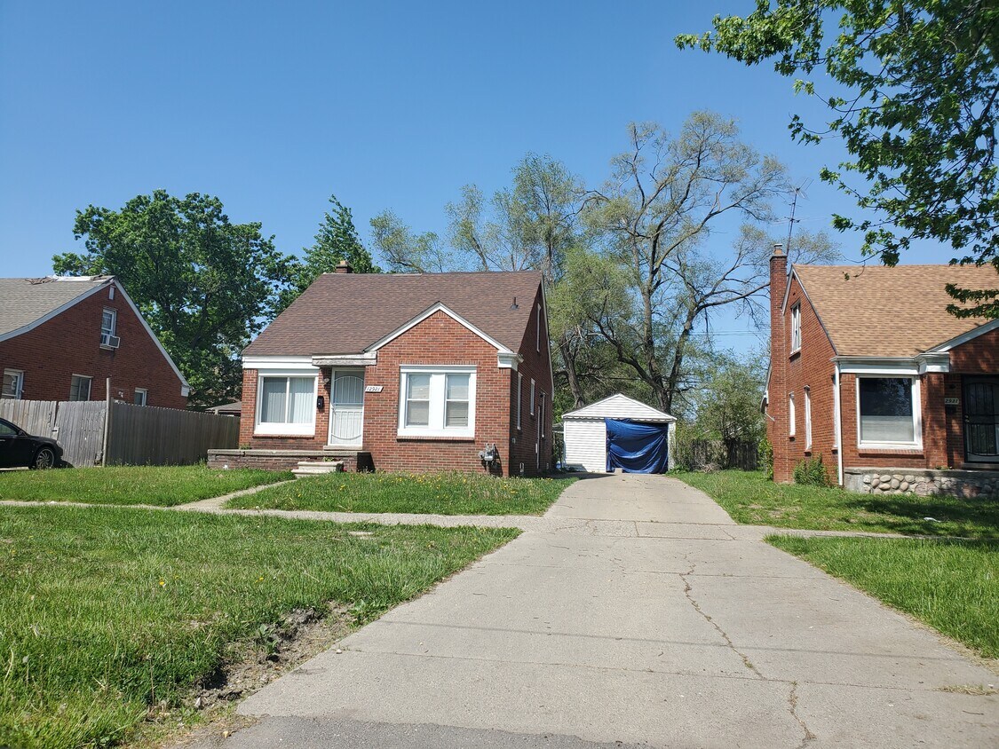 Foto principal - 12921 Hayes St