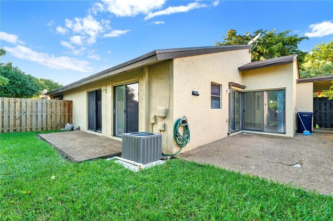Building Photo - 12704 SW 71st Terrace