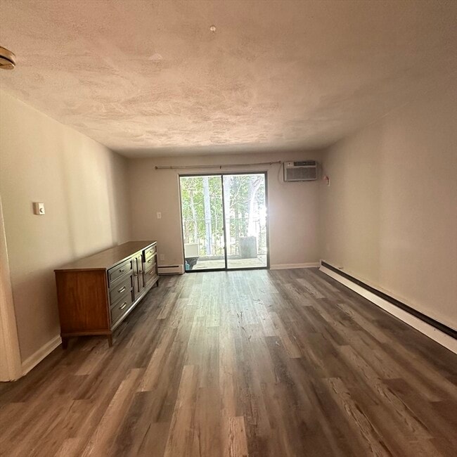 Foto del edificio - 915 Edgell Rd