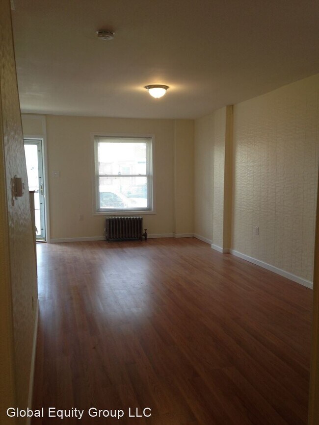 Foto del edificio - 3 br, 1 bath House - 340 Morris Ave.