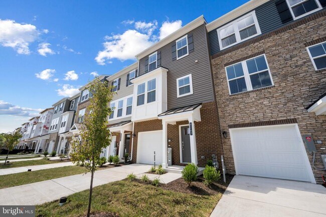 Building Photo - 8263 Longford Rd