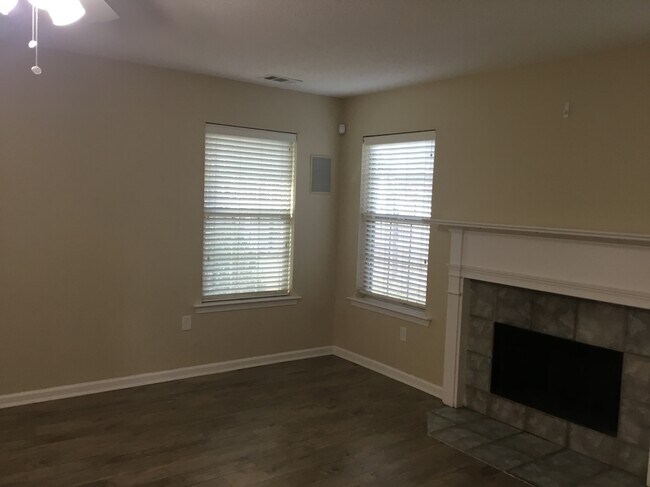 Foto del edificio - 14 Charter Oak Court