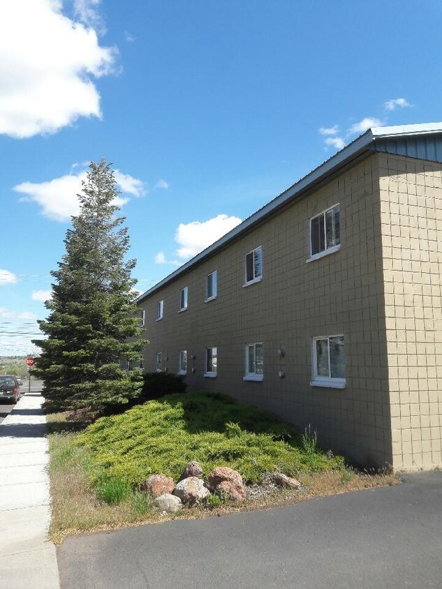 Building Photo - Buff Street Apartments