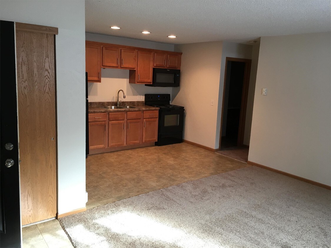 Primary Photo - 2053 W Alexis Rd