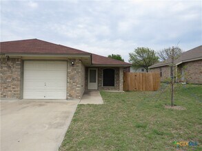 Building Photo - 2609 Lucille Dr
