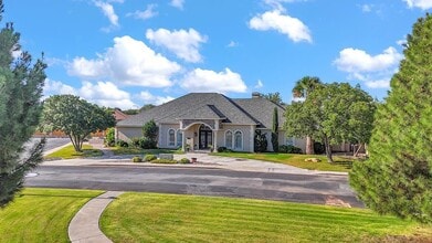 Building Photo - 5 Muirfield Dr