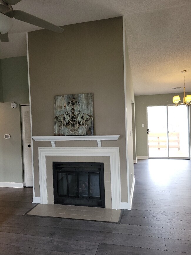 Foto del edificio - 1548 E Swan Cir