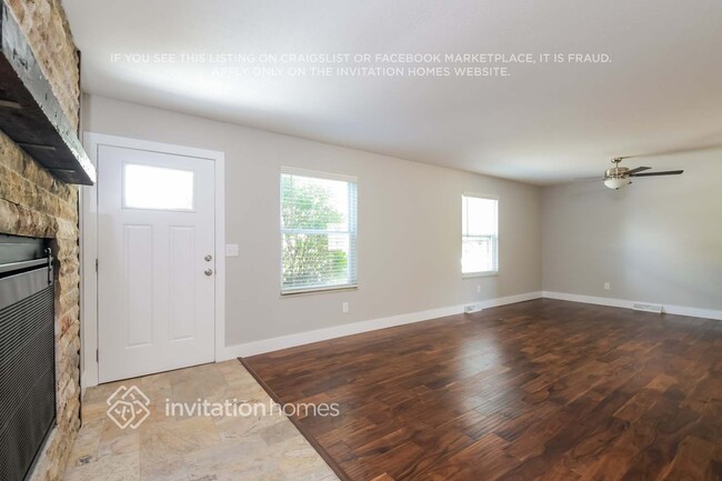 Building Photo - 10729 Owens St