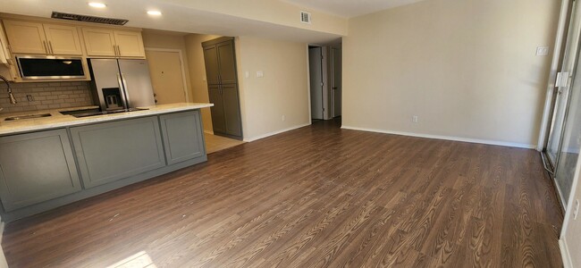 Foto del edificio - 909 Silber Rd