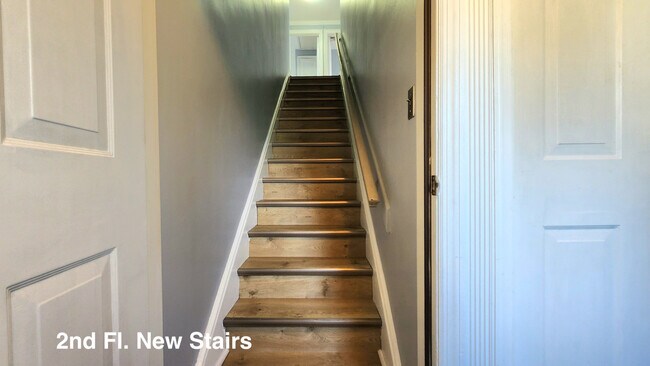 Updated 2nd FL. Aprt. - 63 Hamilton Ave