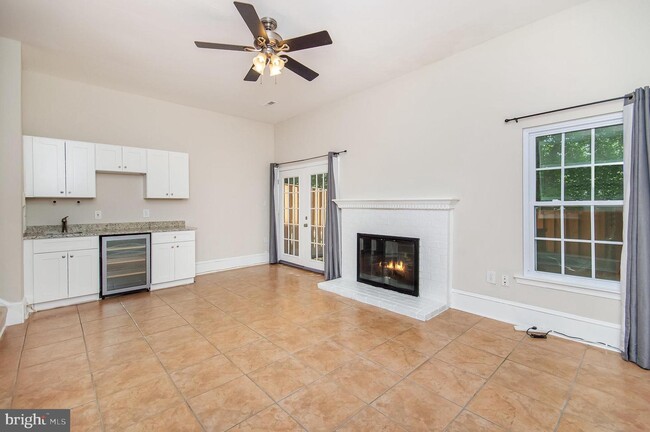 Building Photo - 6163 Forest Creek Ln