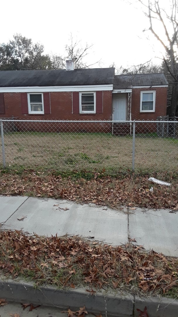 Building Photo - 2544 Lyman St