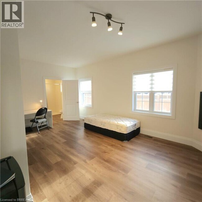 Photo du bâtiment - 125 Richardson St