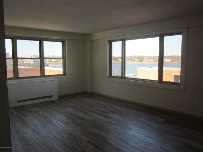 Building Photo - 28 Riverside Ave