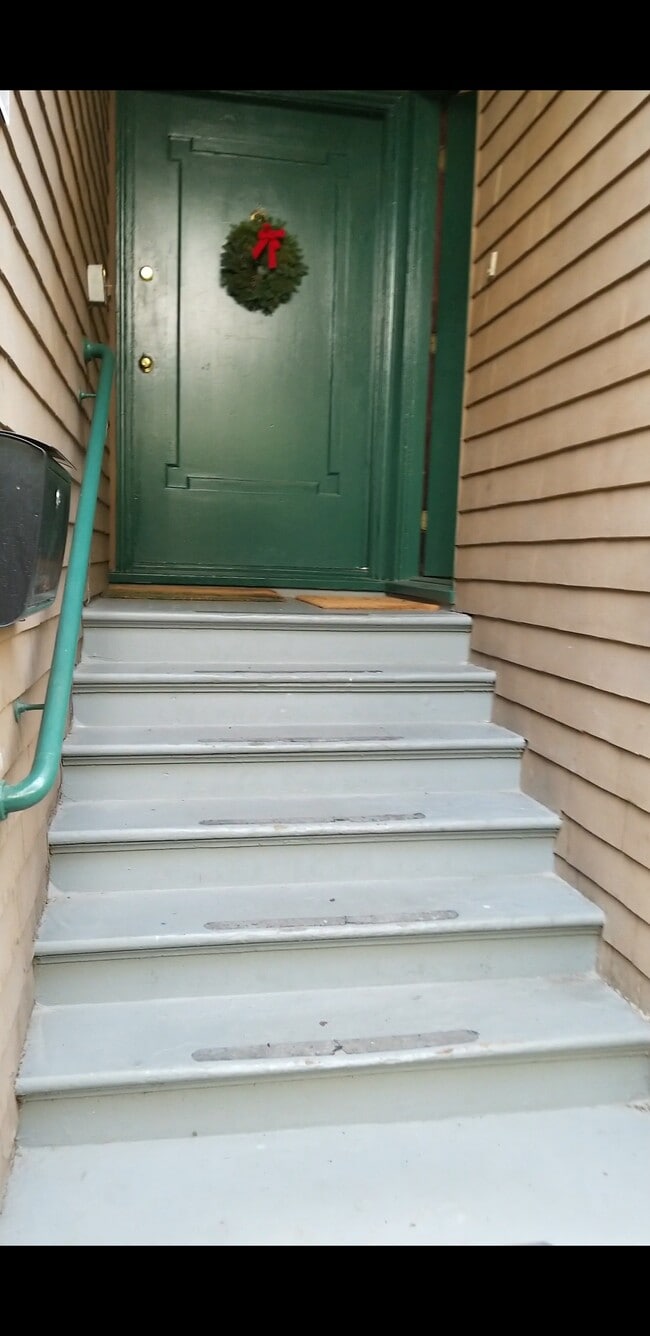 Building Photo - 2739 Dwight Way