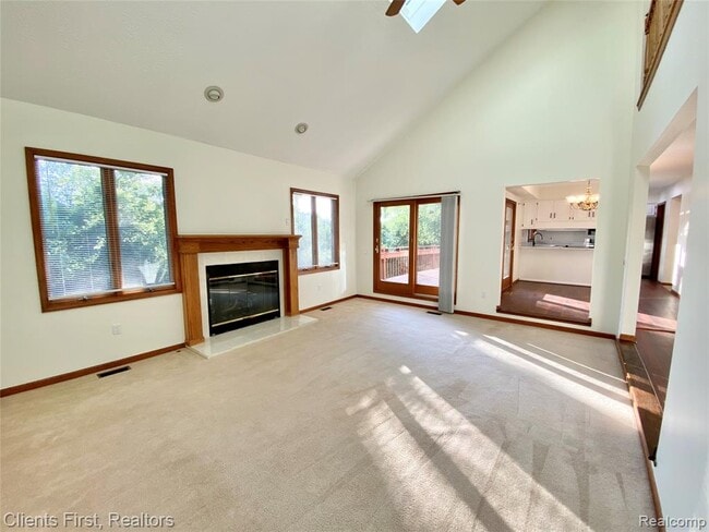 Building Photo - 7233 Oakwood Dr