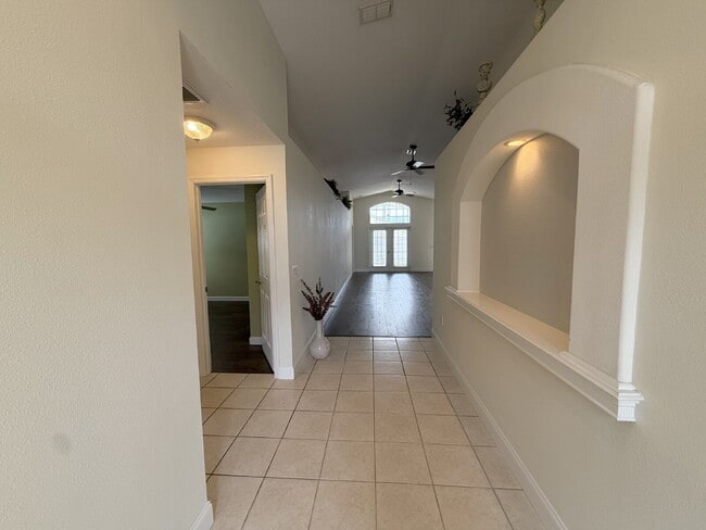 Foto del edificio - 7801 Brisbane Ct