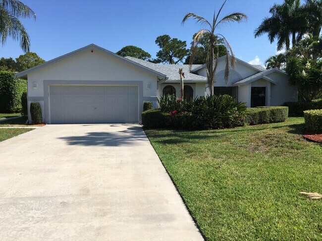 Building Photo - 2845 Riviera Dr