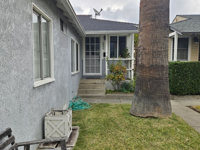 Building Photo - 3023-3025 Community Ave