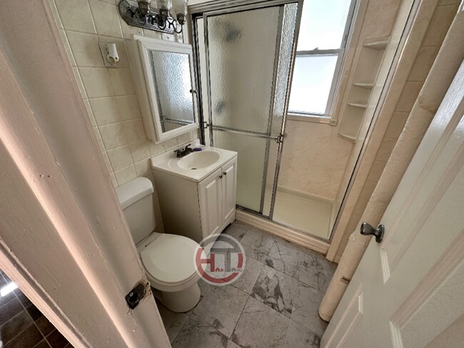 Foto del edificio - 2990 Lawton Ave