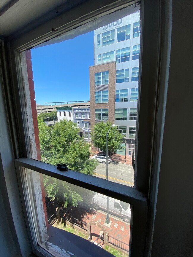 Foto del edificio - 909 W Grace St