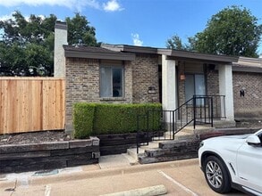 Building Photo - 821 Dublin Dr