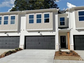 Building Photo - 5686 Rockfern Dr