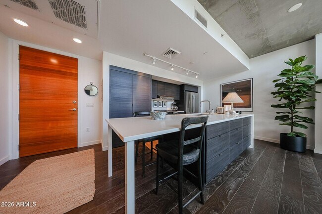 Foto del edificio - 100 W Portland St