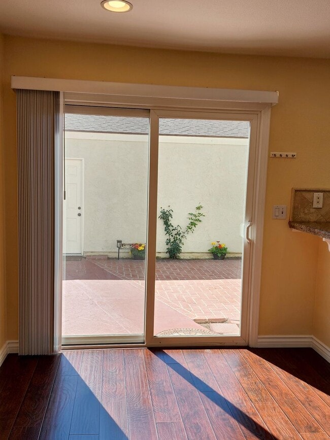 Building Photo - Bright & Beautiful Home Nestled Near Nature and Conveniences