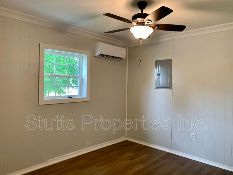 Building Photo - 516 S Connor St
