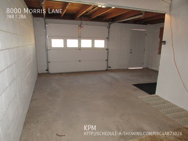 Building Photo - 3 BEDROOM | 2 BATH | NEAR THE AIRPORT