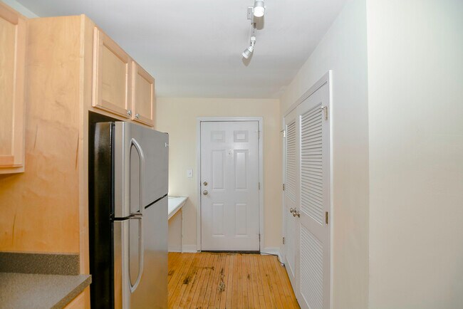 Foto del edificio - 3712 N Janssen Ave