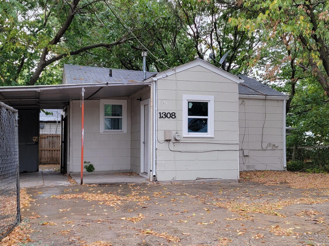 1308 S Palisade St, Wichita, KS 67213 House Rental in Wichita, KS