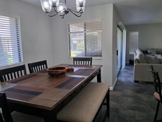 Foto del edificio - 35200 Cathedral Canyon Dr