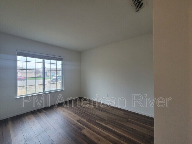 Foto del edificio - 8695 Misty Ct