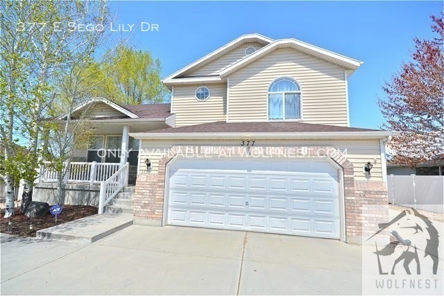 Primary Photo - 377 E Sego Lily Dr