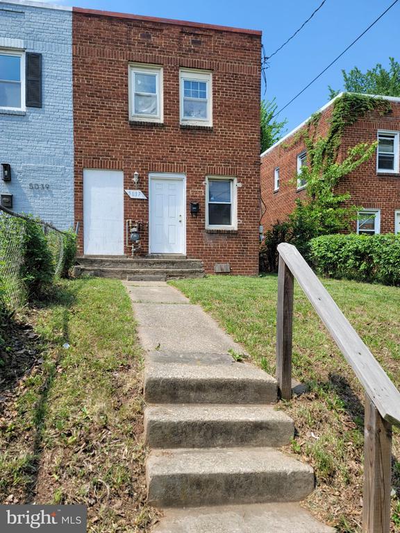 Foto del edificio - 5037 Benning Rd SE