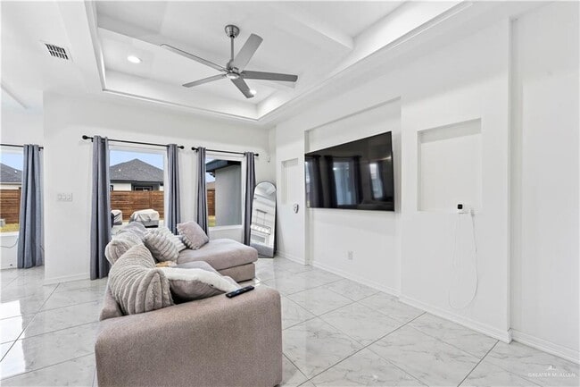 Foto del edificio - 16 W Dawes Ave