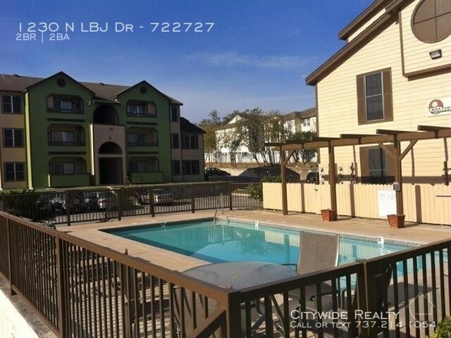 Primary Photo - 1230 N LBJ Dr